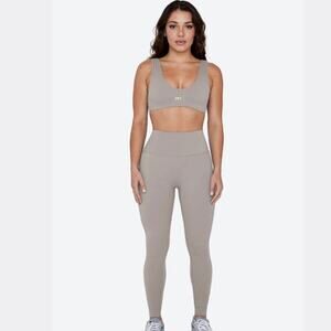 SET Active Women's tan Sportbody Athletic Bra & Leggings Size Small